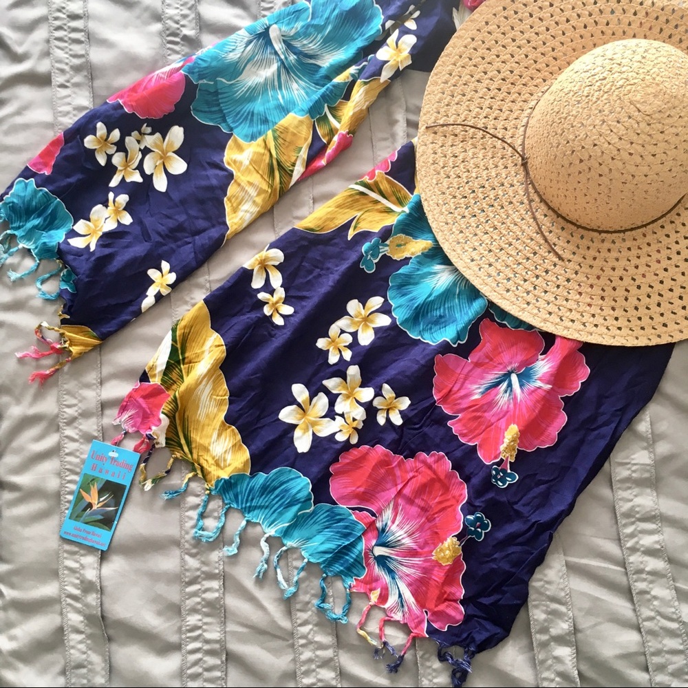 NWT FLORAL SARONG HAWAIIAN SHAWL SCARF
